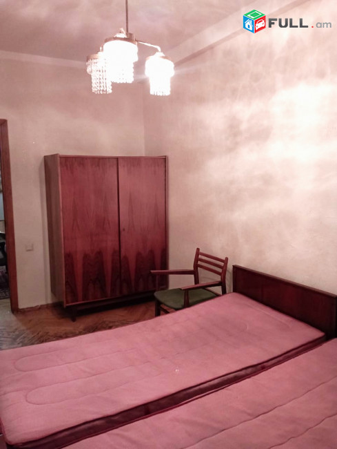 Տերյան փողոցում վարձով է տրվում 3 բնակարան։ For rent կոդ B1496