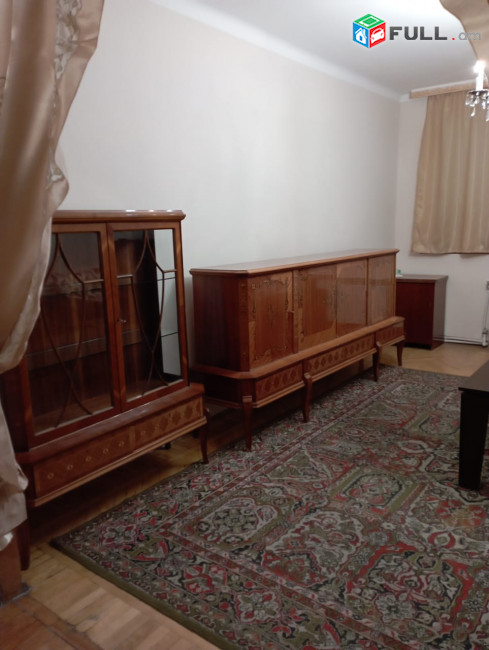 Տերյան փողոցում վարձով է տրվում 3 բնակարան։ For rent կոդ B1496