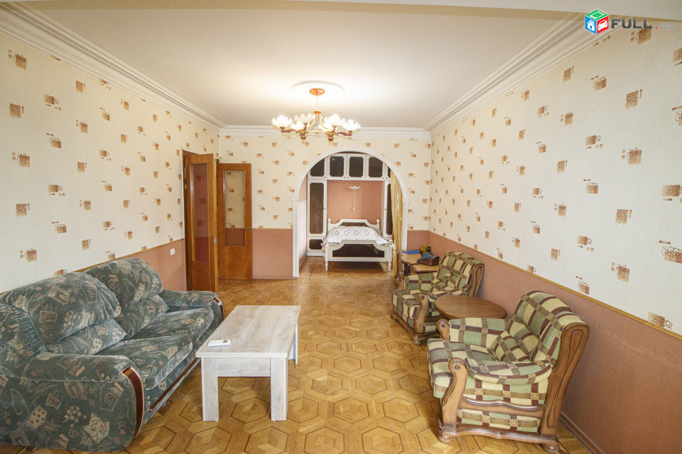 Հրաչյա Քոչար Վաղարշյան խաչմերուկ: Грачья Кочар Hrachya Khochar 